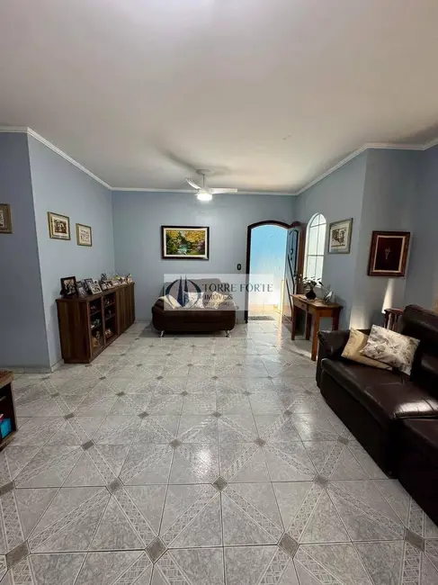 Foto 2 de Casa com 4 quartos à venda, 202m2 em Vila Cleonice, São Paulo - SP