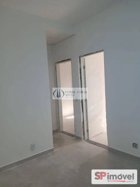 Foto 4 de Apartamento com 2 quartos à venda, 40m2 em Vila Carmosina, São Paulo - SP