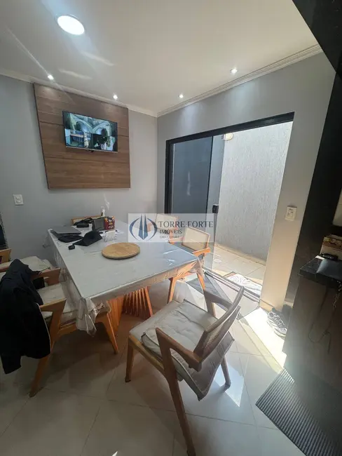 Foto 2 de Casa com 3 quartos à venda, 125m2 em Fazenda Aricanduva, São Paulo - SP