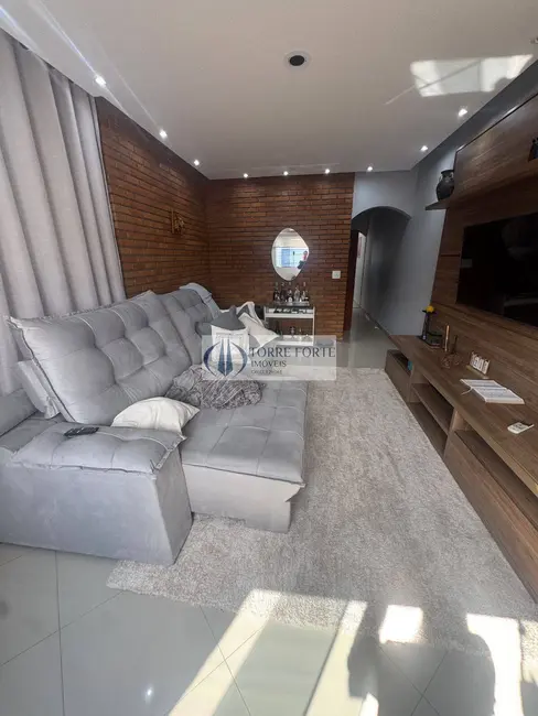 Foto 3 de Casa com 3 quartos à venda, 125m2 em Fazenda Aricanduva, São Paulo - SP