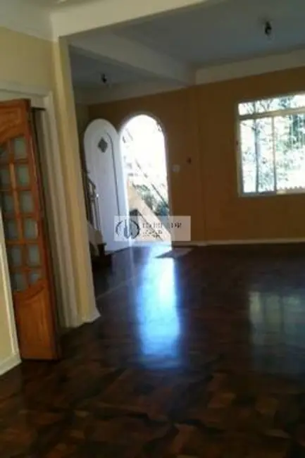 Casa com 4 quartos para alugar, 160m2 em Aclimação, São Paulo - SP - imagem 5 Foto 5 de Casa com 4 quartos para alugar, 160m2 em Aclimação, São Paulo - SP