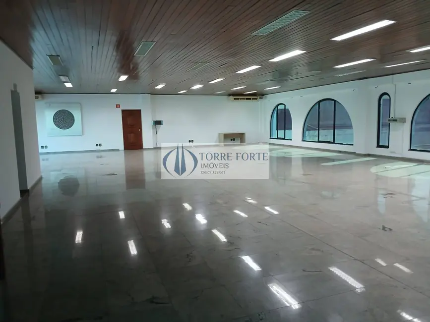 Foto 2 de Sala Comercial para alugar, 1250m2 em Jardim Everest, São Paulo - SP