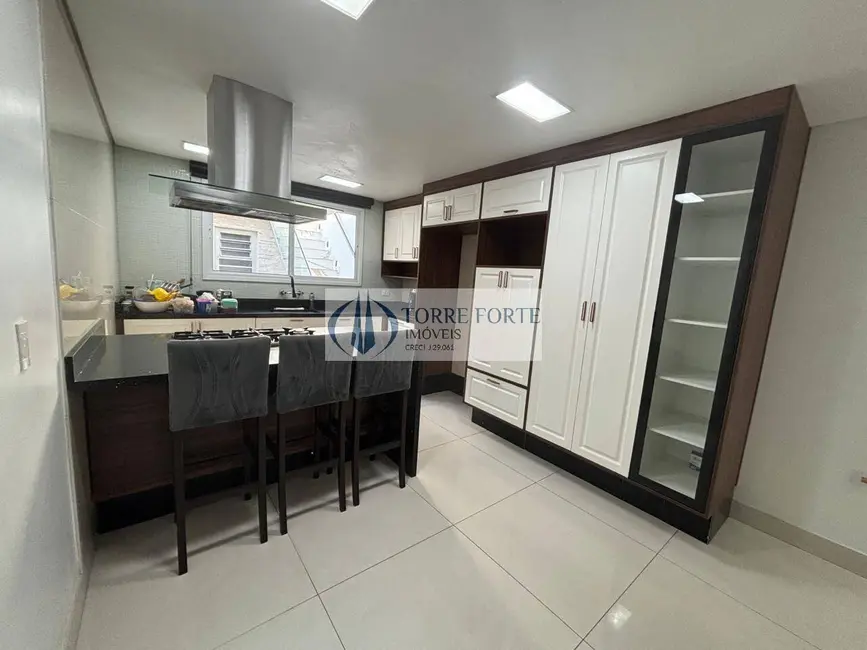 Foto 6 de Casa com 3 quartos à venda, 225m2 em Vila Londrina, São Paulo - SP