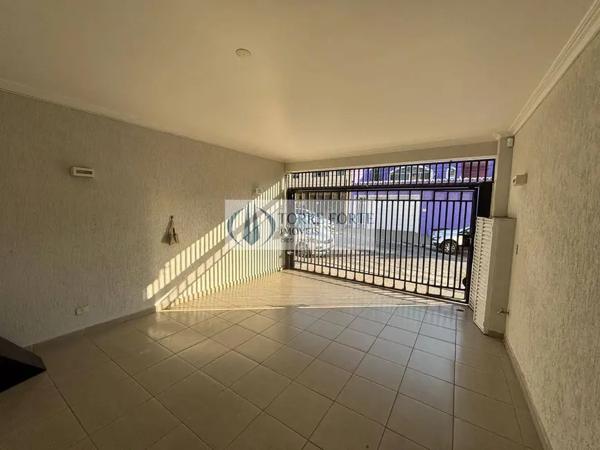 Foto 2 de Casa com 3 quartos à venda, 225m2 em Vila Londrina, São Paulo - SP