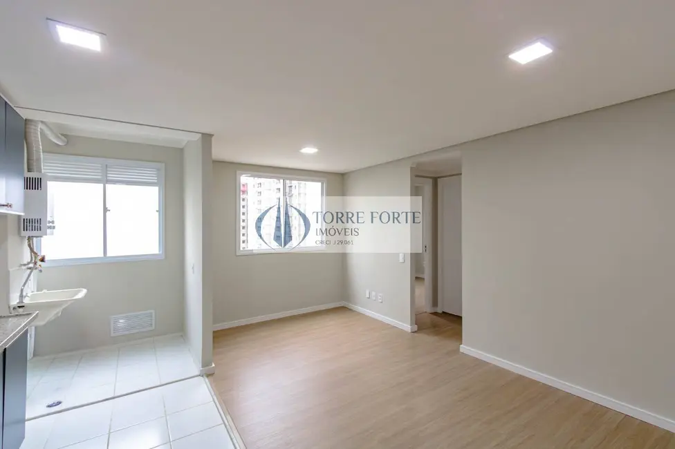 Foto 3 de Apartamento com 2 quartos à venda, 45m2 em Cambuci, São Paulo - SP