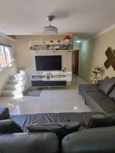 Casa com 3 quartos à venda, 215m2 em Jardim Clímax, São Paulo - SP - imagem 5 Foto 5 de Casa com 3 quartos à venda, 215m2 em Jardim Clímax, São Paulo - SP