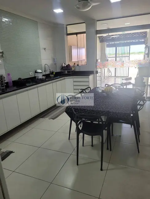 Foto 6 de Casa com 3 quartos à venda, 79m2 em Jardim Las Palmas, Guaruja - SP