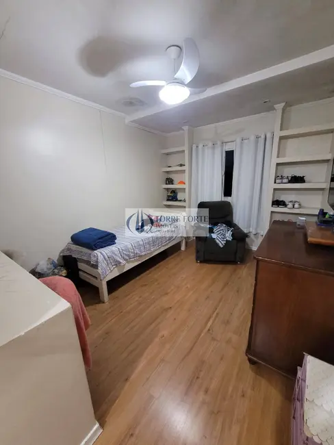 Foto 7 de Casa com 3 quartos à venda, 79m2 em Jardim Las Palmas, Guaruja - SP