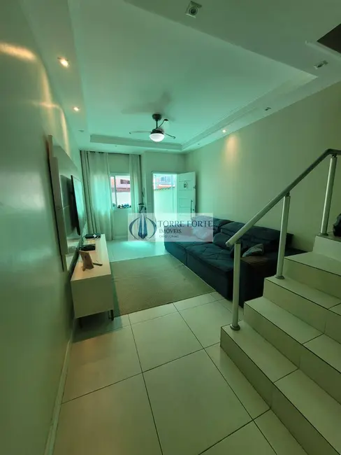 Foto 2 de Casa com 3 quartos à venda, 79m2 em Jardim Las Palmas, Guaruja - SP