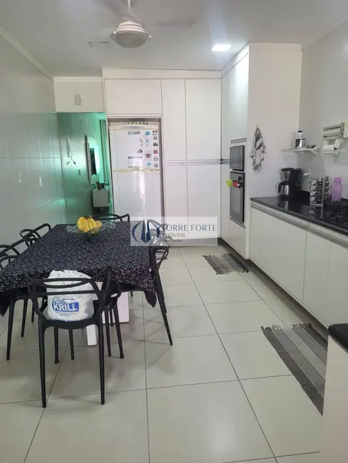 Foto 3 de Casa com 3 quartos à venda, 79m2 em Jardim Las Palmas, Guaruja - SP