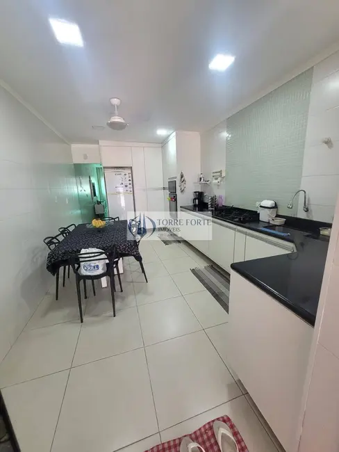 Foto 4 de Casa com 3 quartos à venda, 79m2 em Jardim Las Palmas, Guaruja - SP