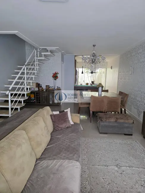 Casa com 3 quartos à venda, 120m2 em Jardim Teresa, São Paulo - SP - imagem 6 Foto 6 de Casa com 3 quartos à venda, 120m2 em Jardim Teresa, São Paulo - SP
