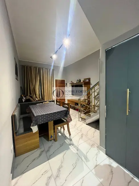 Foto 2 de Casa com 2 quartos à venda, 50m2 em Vila Araguaia, São Paulo - SP