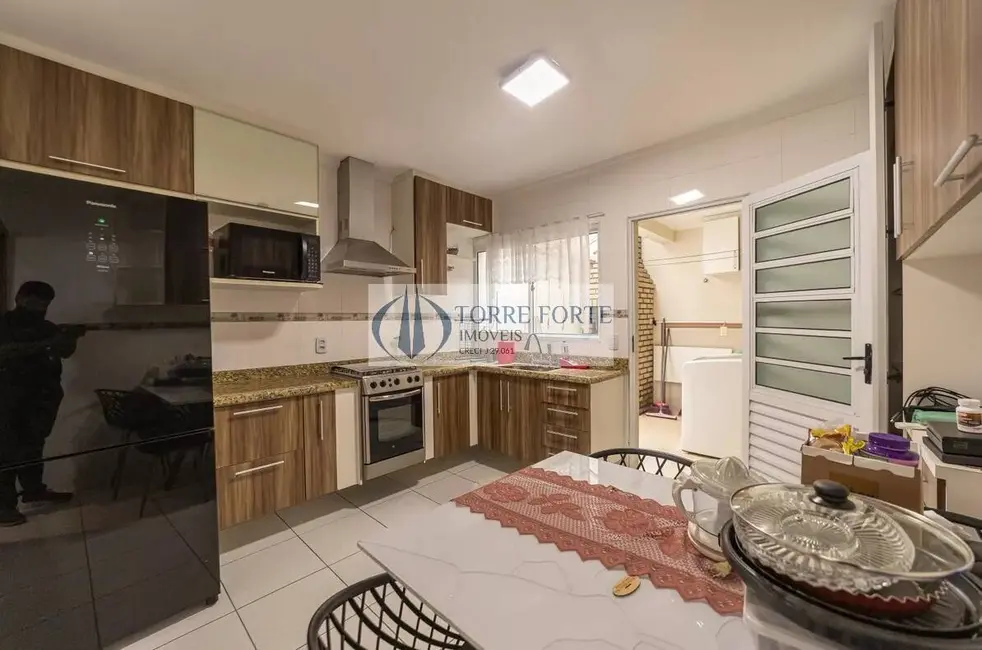 Foto 1 de Casa com 3 quartos à venda e para alugar, 180m2 em Vila Nova Savoia, São Paulo - SP