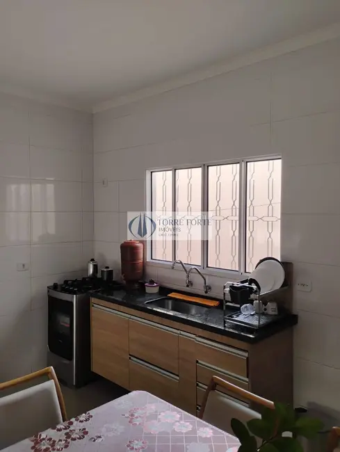 Sobrado com 2 quartos à venda, 150m2 em Vila Antonieta, São Paulo - SP - imagem 4 Foto 4 de Sobrado com 2 quartos à venda, 150m2 em Vila Antonieta, São Paulo - SP