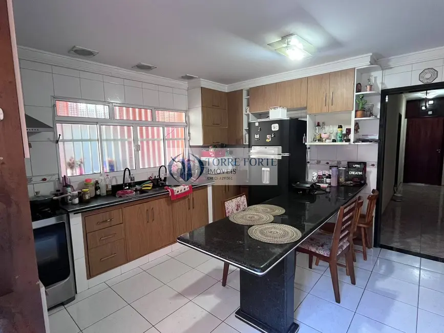 Foto 1 de Casa com 4 quartos à venda, 350m2 em Vila Pierina, São Paulo - SP