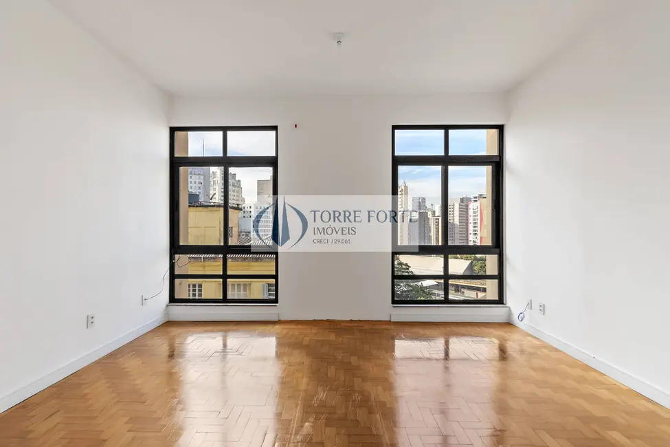 Sala Comercial à venda e para alugar, 44m2 em Centro, São Paulo - SP - imagem 2 Foto 2 de Sala Comercial à venda e para alugar, 44m2 em Centro, São Paulo - SP