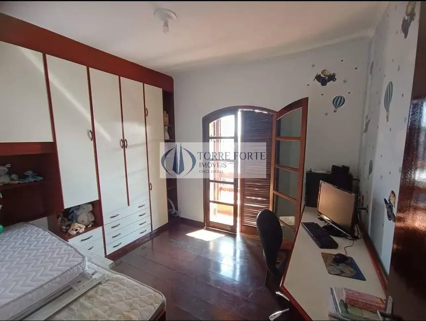 Foto 8 de Sobrado com 4 quartos à venda, 224m2 em Vila Ema, São Paulo - SP