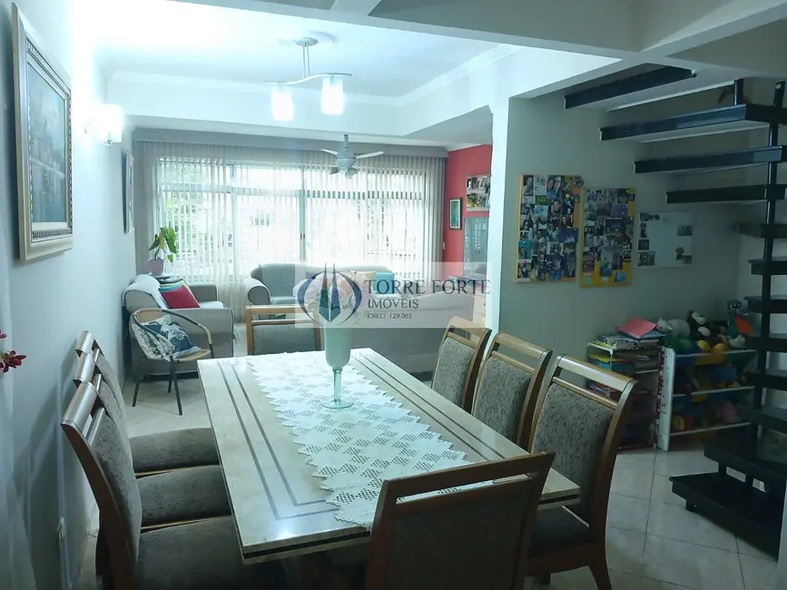 Sobrado com 3 quartos à venda, 182m2 em Vila Ema, São Paulo - SP - imagem 4 Foto 4 de Sobrado com 3 quartos à venda, 182m2 em Vila Ema, São Paulo - SP