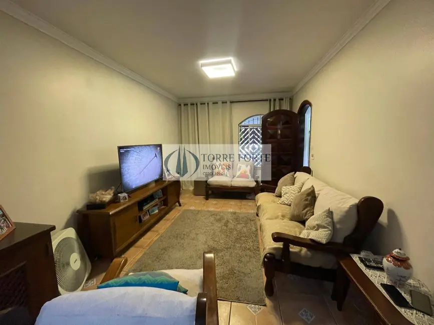 Foto 4 de Sobrado com 3 quartos à venda, 125m2 em Jardim Piqueroby, São Paulo - SP