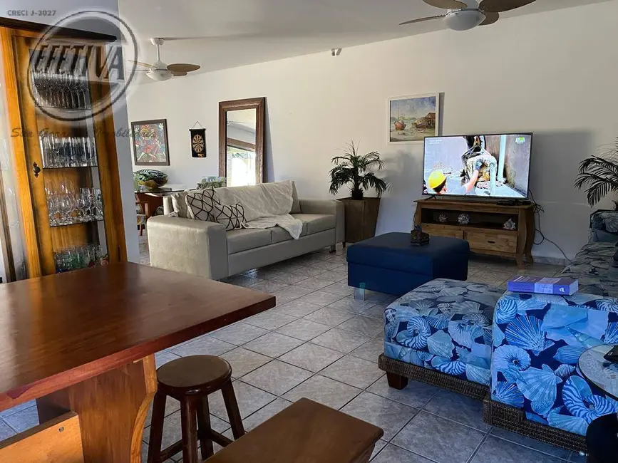 Foto 9 de Casa com 4 quartos à venda, 248m2 em Centro, Guaratuba - PR