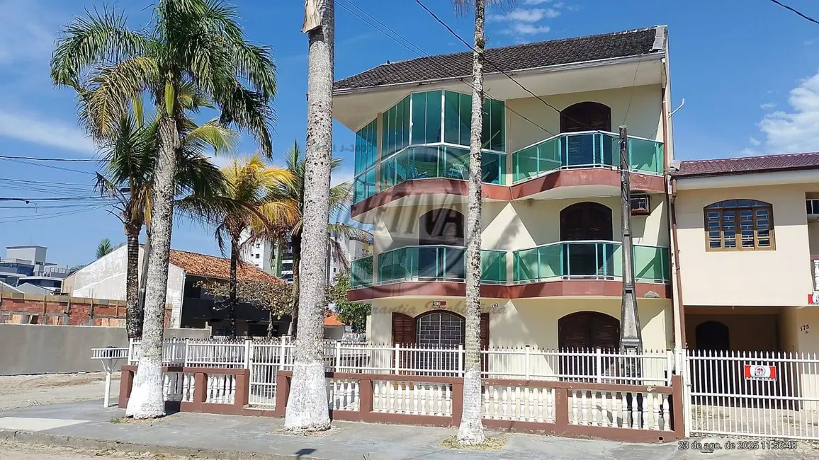 Foto 3 de Casa com 4 quartos à venda, 350m2 em Matinhos - PR