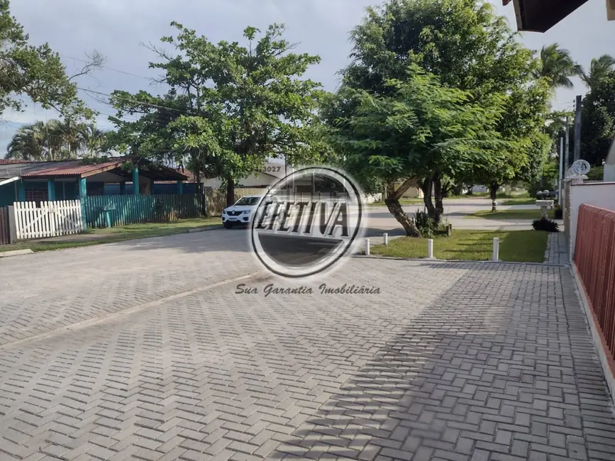 Foto 2 de Casa com 2 quartos à venda, 138m2 em Nereidas, Guaratuba - PR