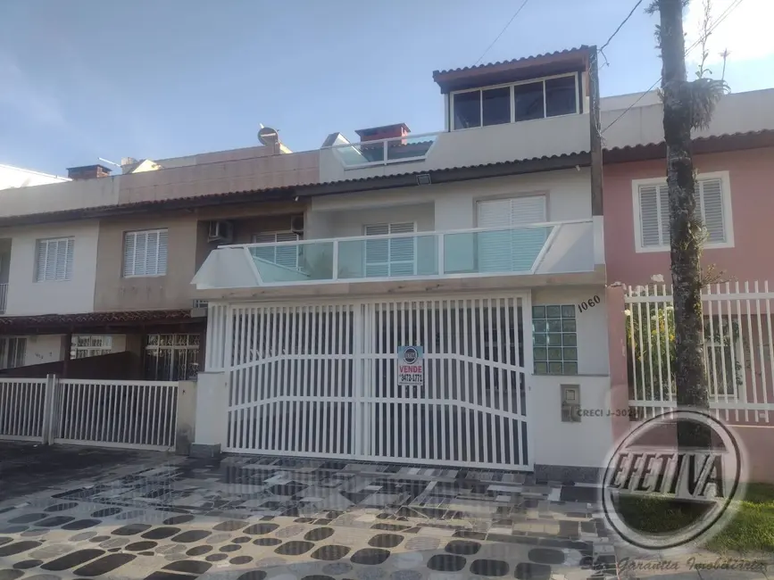 Foto 2 de Casa com 3 quartos à venda, 180m2 em Centro, Guaratuba - PR