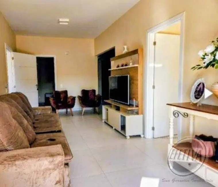 Casa com 4 quartos à venda, 212m2 em Guaratuba - PR - imagem 4 Foto 4 de Casa com 4 quartos à venda, 212m2 em Guaratuba - PR