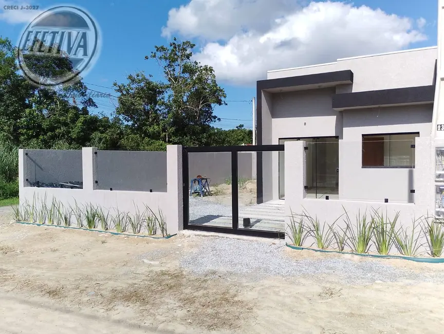 Foto 4 de Casa com 2 quartos à venda, 45m2 em Matinhos - PR
