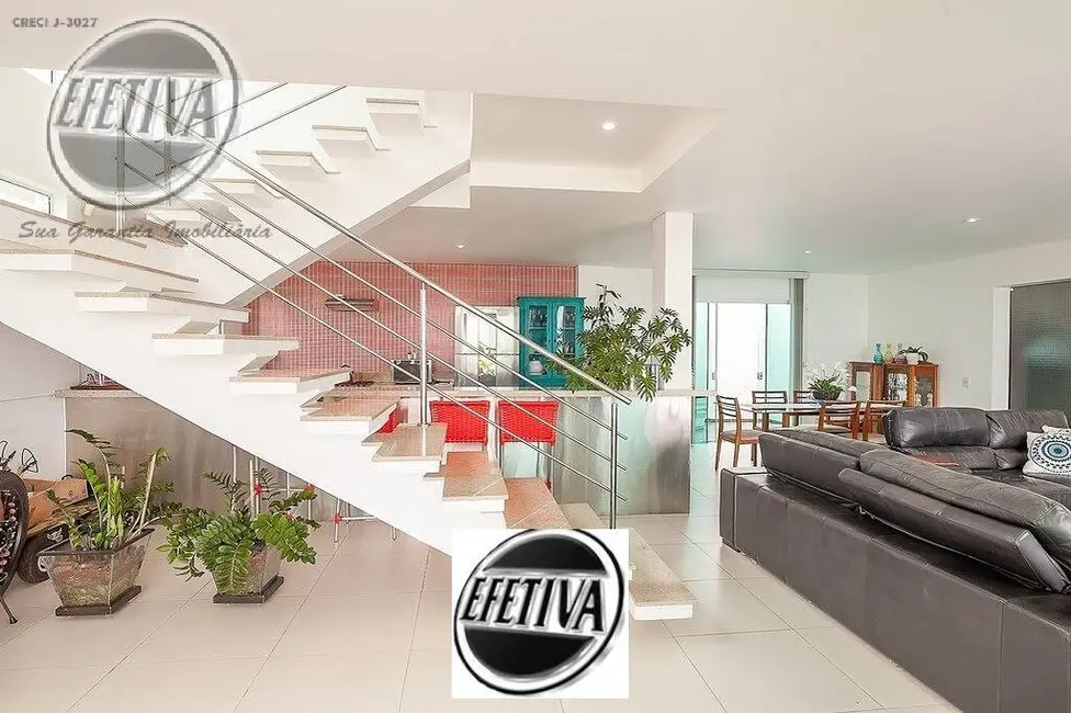 Casa com 4 quartos à venda, 433m2 em Matinhos - PR - imagem 4 Foto 4 de Casa com 4 quartos à venda, 433m2 em Matinhos - PR