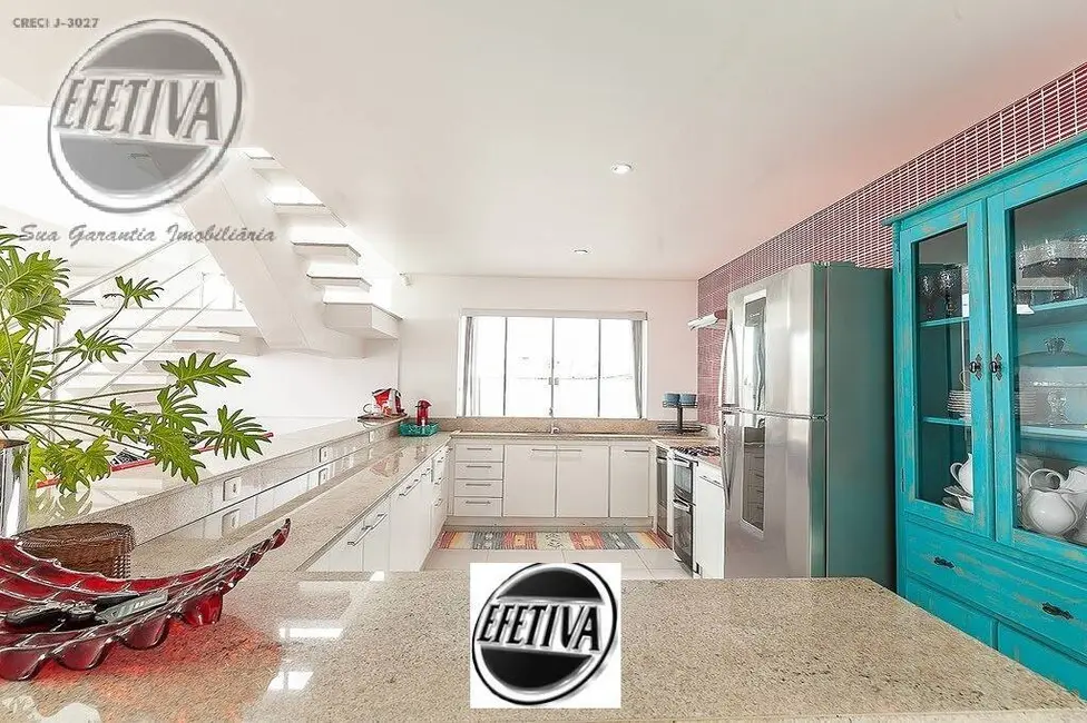 Casa com 4 quartos à venda, 433m2 em Matinhos - PR - imagem 7 Foto 7 de Casa com 4 quartos à venda, 433m2 em Matinhos - PR
