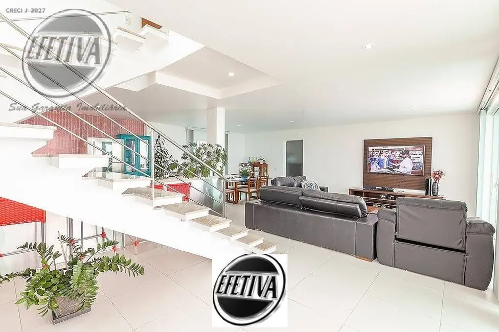 Casa com 4 quartos à venda, 433m2 em Matinhos - PR - imagem 5 Foto 5 de Casa com 4 quartos à venda, 433m2 em Matinhos - PR