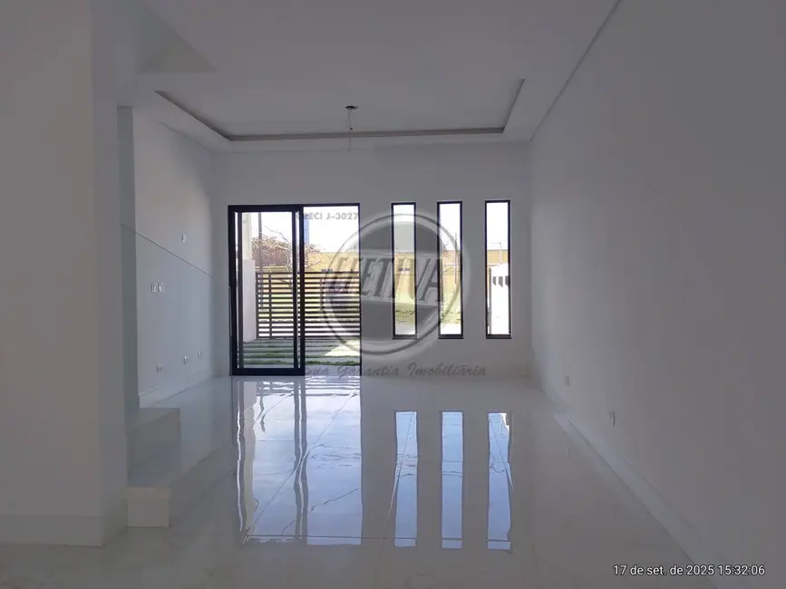 Casa com 3 quartos à venda, 260m2 em Matinhos - PR - imagem 5 Foto 5 de Casa com 3 quartos à venda, 260m2 em Matinhos - PR