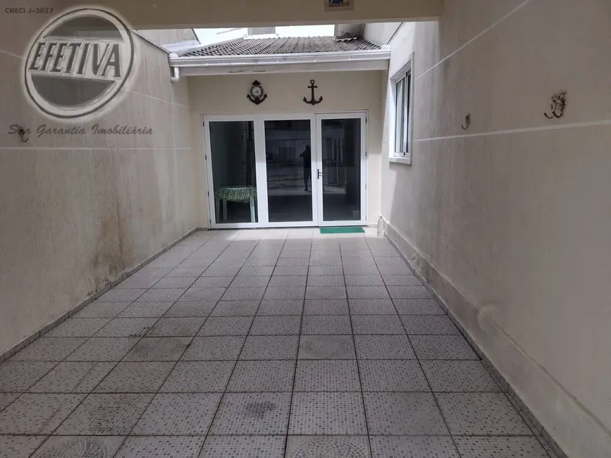 Foto 5 de Casa com 4 quartos à venda, 160m2 em Centro, Guaratuba - PR