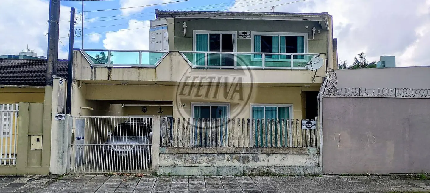 Foto 2 de Casa com 4 quartos à venda, 160m2 em Centro, Guaratuba - PR