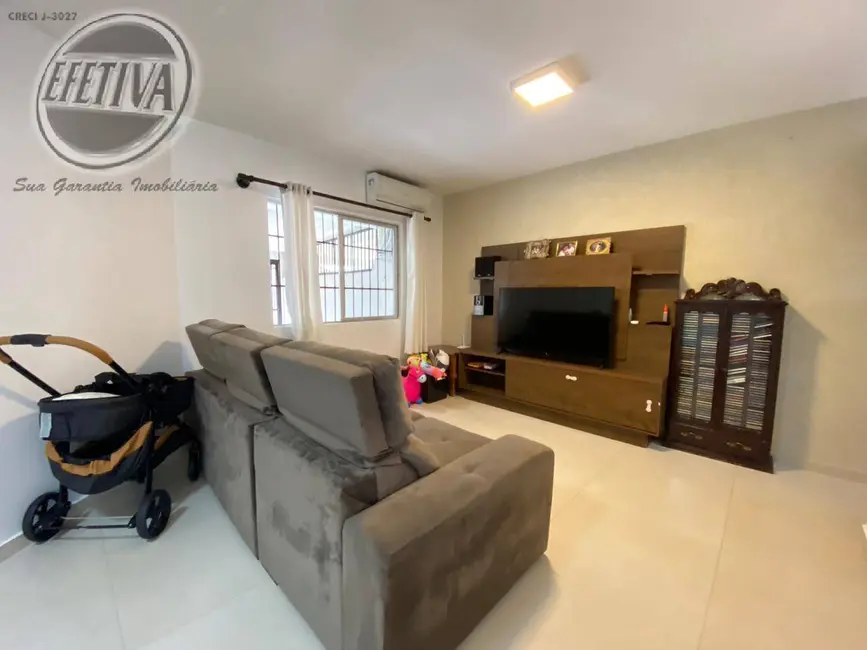 Casa com 3 quartos à venda, 90m2 em Guaratuba - PR - imagem 3 Foto 3 de Casa com 3 quartos à venda, 90m2 em Guaratuba - PR