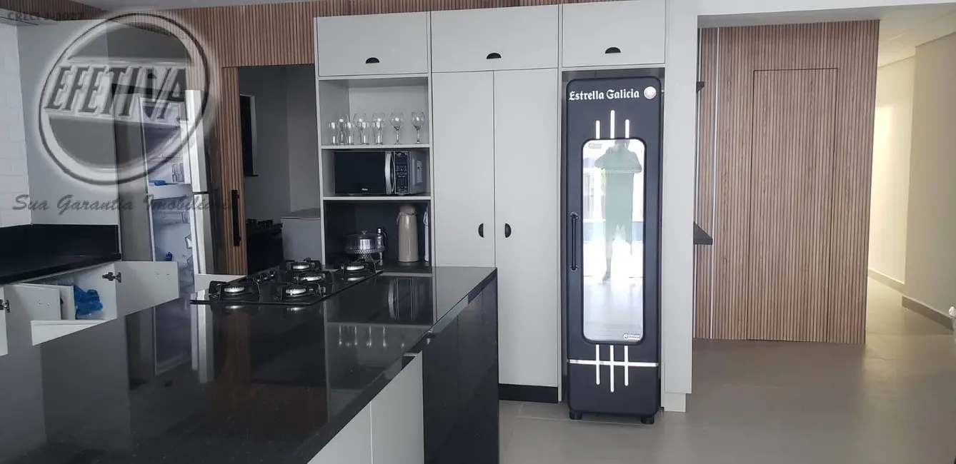 Foto 9 de Casa com 7 quartos à venda, 283m2 em Centro, Guaratuba - PR