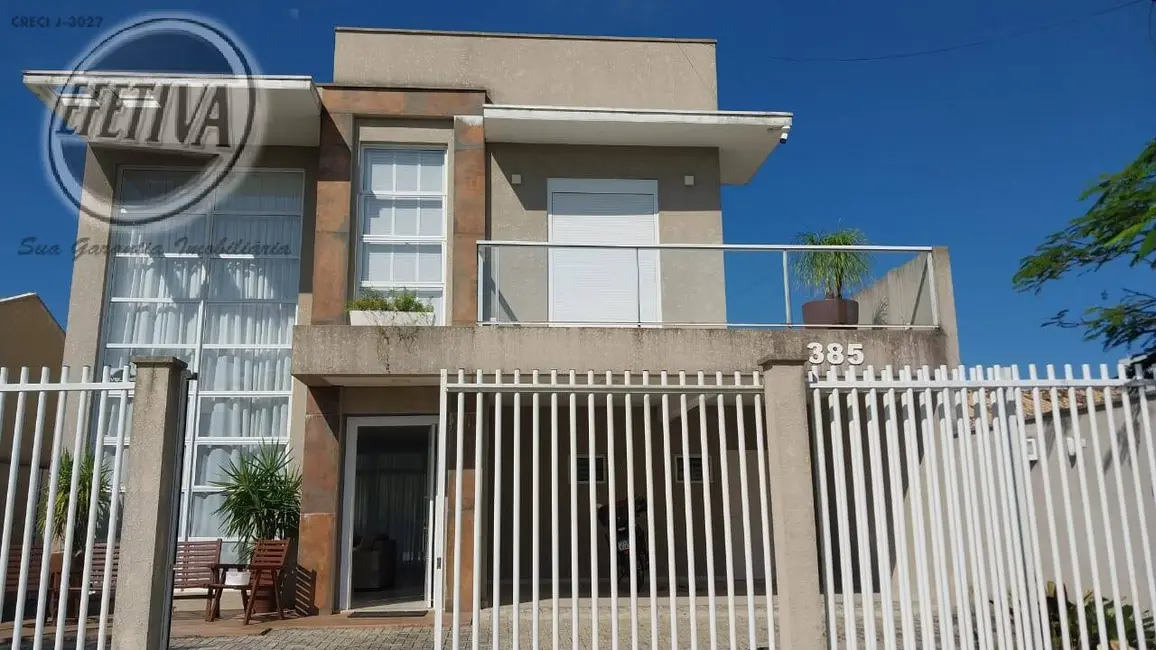 Foto 1 de Casa com 3 quartos à venda, 230m2 em Guaratuba - PR