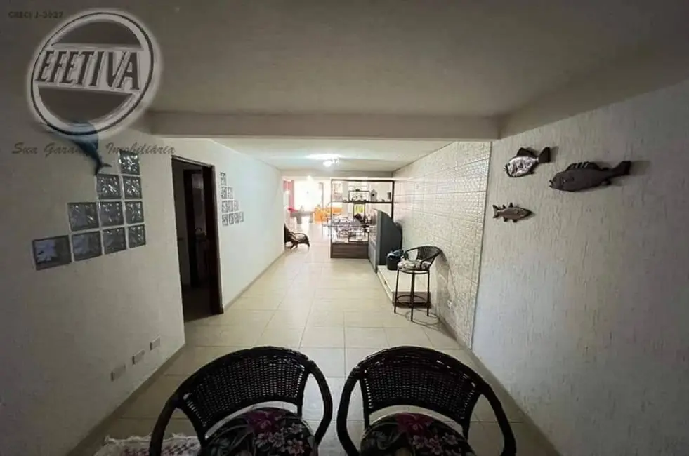 Foto 3 de Casa com 4 quartos à venda, 300m2 em Centro, Guaratuba - PR