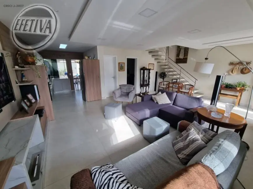 Foto 4 de Casa com 4 quartos à venda, 164m2 em Guaratuba - PR