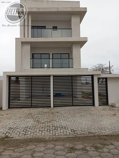Foto 1 de Casa com 3 quartos à venda, 197m2 em Matinhos - PR