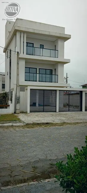 Foto 2 de Casa com 3 quartos à venda, 197m2 em Matinhos - PR