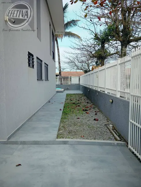 Foto 3 de Casa com 6 quartos à venda, 260m2 em Matinhos - PR