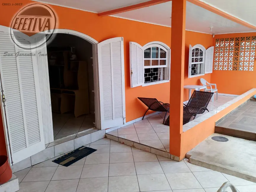 Foto 5 de Casa com 6 quartos à venda, 210m2 em Matinhos - PR