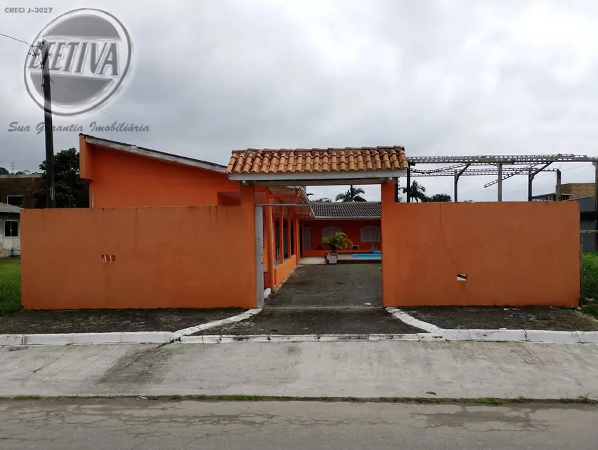Foto 1 de Casa com 6 quartos à venda, 210m2 em Matinhos - PR