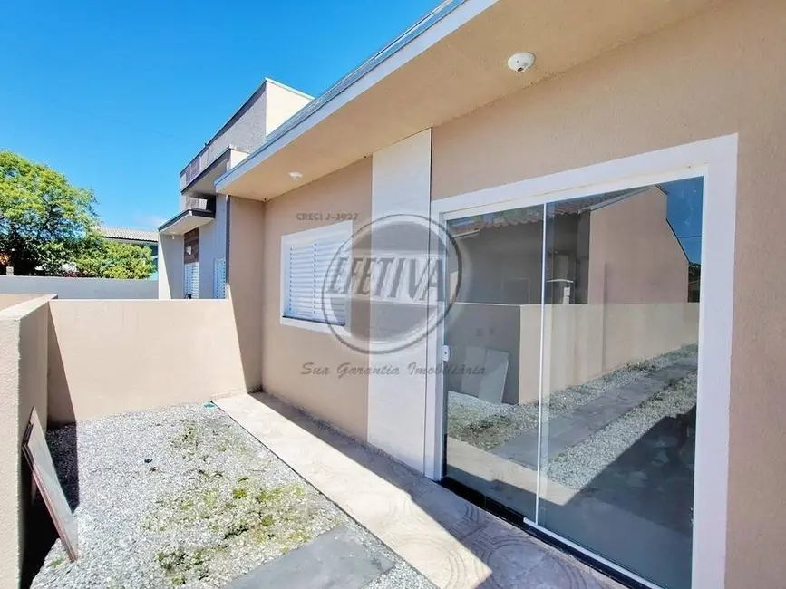 Foto 1 de Casa com 2 quartos à venda, 56m2 em Matinhos - PR