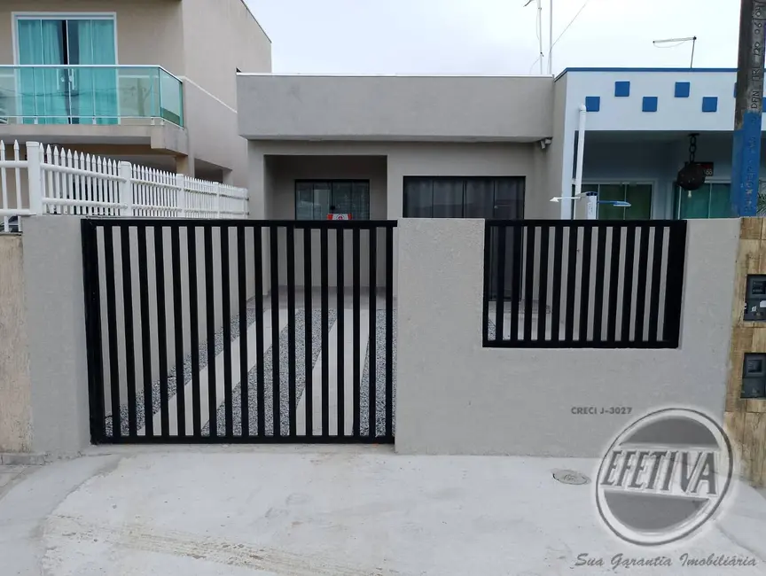 Foto 1 de Casa com 2 quartos à venda, 58m2 em Matinhos - PR