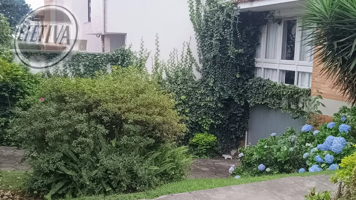 Casa com 3 quartos à venda, 310m2 em Jardim Social, Curitiba - PR - imagem 6 Foto 6 de Casa com 3 quartos à venda, 310m2 em Jardim Social, Curitiba - PR