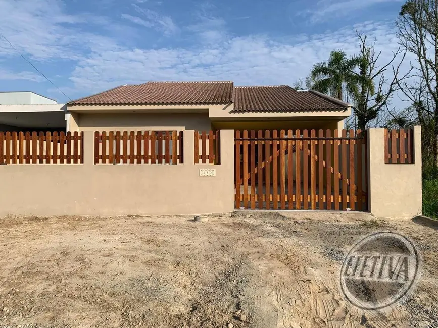 Foto 1 de Casa com 4 quartos à venda, 197m2 em Guaratuba - PR